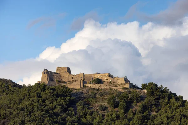 Kasteel Arechi Een Heuvel Salerno Italië Zonnige Bewolkte Ochtend Hemel — Stockfoto