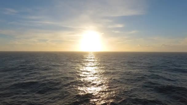Kuzey Atlantik Okyanusu Üzerinde Dramatik Renkli Gündoğumu Gökyüzü Bulutlu Doğa — Stok video