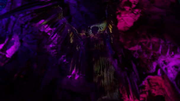Sankt Michaels Höhle Mit Bunten Lichtern Mit Engel Natürliche Felsformation — Stockvideo