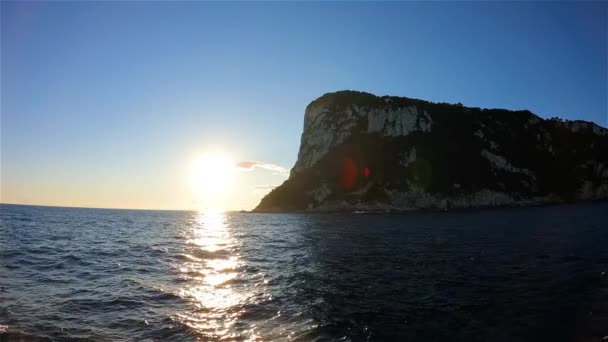 意大利那不勒斯湾的卡普里岛 太阳升起的天空 自然背景 慢动作电影 — 图库视频影像