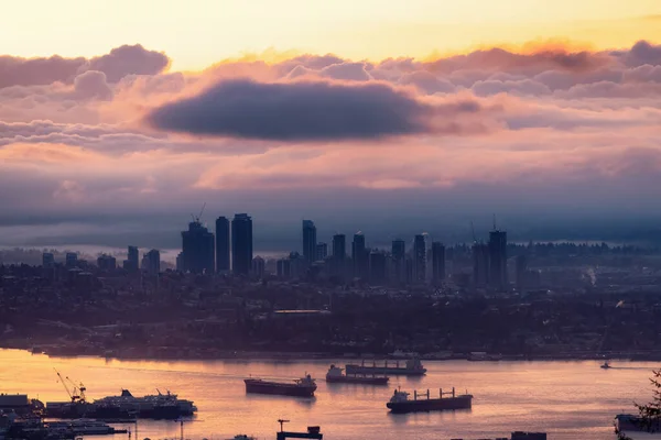 Developed City Industrial Residential Buildings Clouds Background Vancouver British Columbia — 图库照片