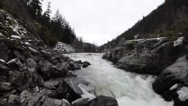 Fast Pass Bij Rivier Canyons Canadese Natuur Het Winterseizoen Sea — Stockvideo