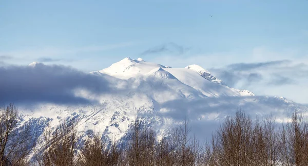 Snow Cloud Covered Canadian Nature Landscape Background Winter Season Squamish —  Fotos de Stock