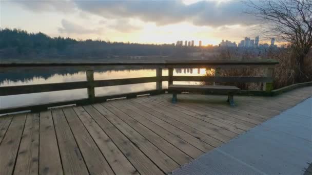 Stezka Klidného Jezera Moderním Městě Jelení Jezero Park Burnaby Vancouver — Stock video
