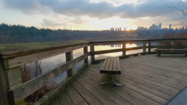 Trail Peaceful Lake Modern City Deer Lake Park Burnaby Vancouver — Video Stock