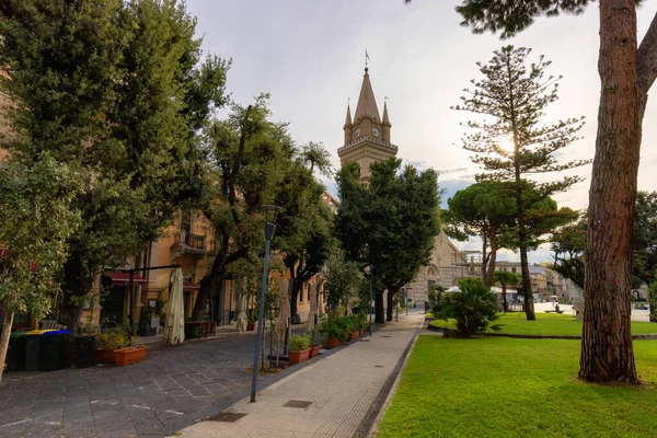 Historický Kostel Turistickém Městě Messina Sicilia Itálie Mraky Oblohy — Stock fotografie