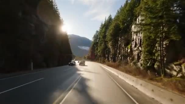Kör Sea Sky Highway Mellan Squamish Och Vancouver Kanada Molnigt — Stockvideo