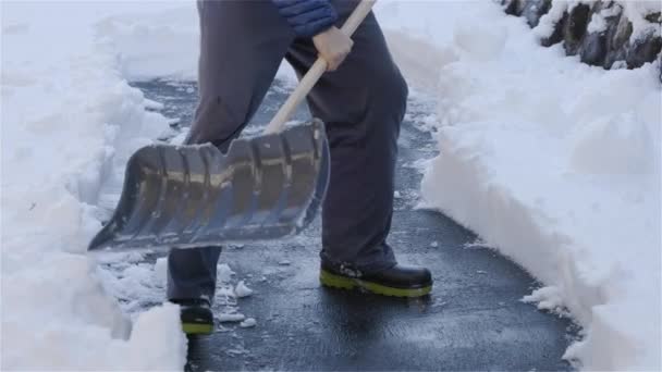Homem Neve Fora Entrada Temporada Inverno Vancouver British Columbia Canadá — Vídeo de Stock