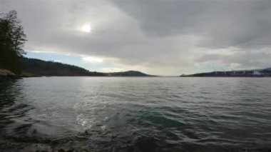 Amiralty Point Park 'taki Okyanus Kıyısı Manzarası, Port Moody, British Columbia, Kanada. Kış Sezonu.