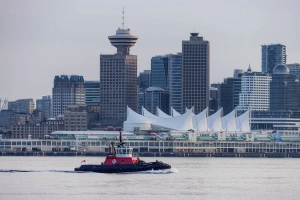 Vancouver Canada March 2023 Tug Boat Front Canada Place Downtown — Stock Photo, Image