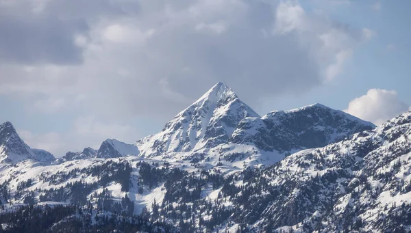 Montaña Cordillera Tántalo Cubierta Nieve Fondo Naturaleza Paisajística Canadiense Squamish —  Fotos de Stock