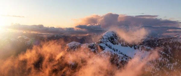 Paisaje Costero Montaña Canadiense Cubierto Nieve Vista Aérea Desde Avión — Foto de Stock