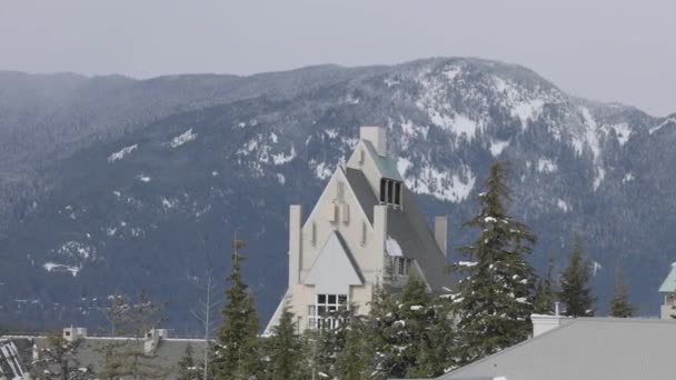 Hoteles Whistler Columbia Británica Canadá Temporada Invierno Slow Motion Pan — Vídeo de stock
