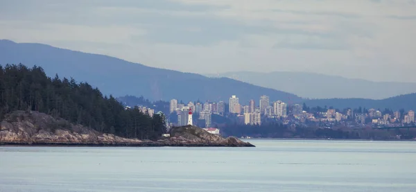 Lighthouse Park City Com Montanhas Fundo Pôr Sol West Vancouver — Fotografia de Stock
