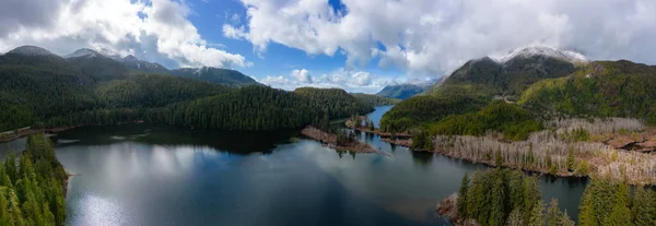 Aerial Panoramic View Canadian Mountain Landscape Lake Розташований Острові Ванкувер — стокове фото