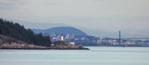 Park Latarni Morskiej Miasto Górami Tle Zachód Słońca West Vancouver — Zdjęcie stockowe