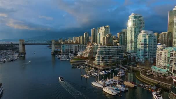 Vancouver British Columbia Kanada Nisan 2023 Marina Granville Island Bridge — Stok video
