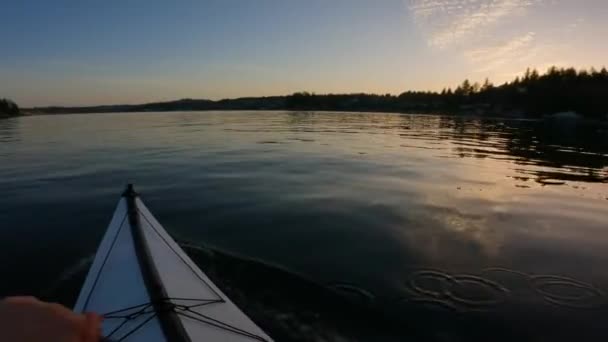 加拿大温哥华Belcarra附近的印度支那皮划艇 夕阳西下冒险旅行概念 — 图库视频影像