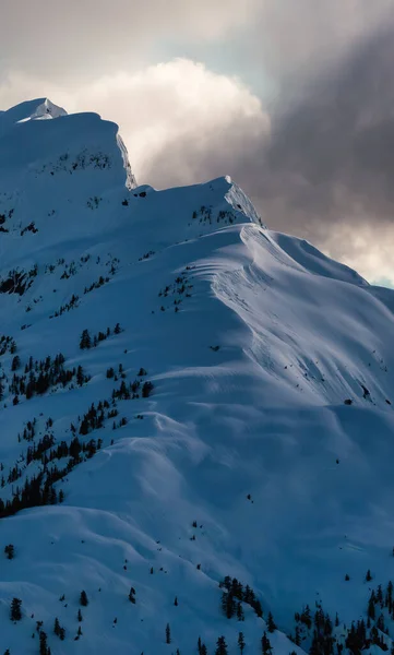 Snow Covered Mountain Tops Canadian Nature Landscape Aéreo Perto Squamish — Fotografia de Stock
