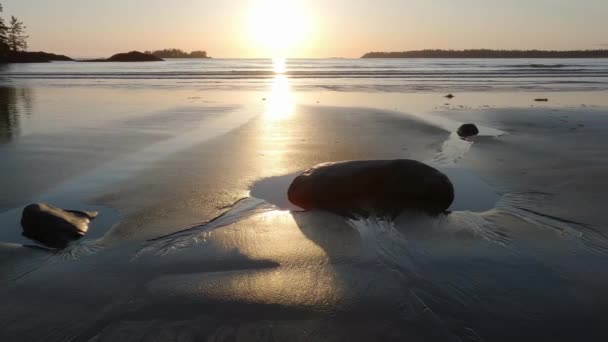 Sandy Beach Der Westküste Des Pazifischen Ozeans Bei Sonnenuntergang Bei — Stockvideo