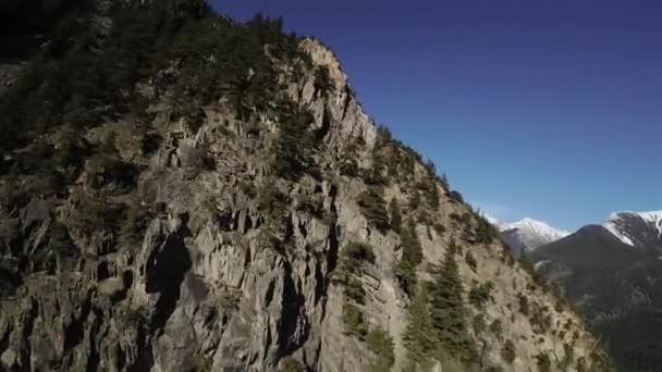 日落时分的加拿大山景 航拍电影 加拿大不列颠哥伦比亚省彭伯顿和利洛埃之间 — 图库视频影像