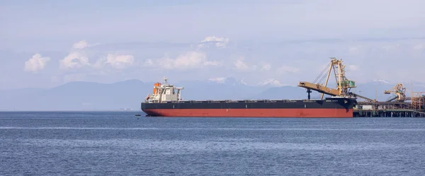 Tsawwassen Kanada Mayıs 2023 Limandaki Konteyner Gemisi Sevkiyat Için Yükleniyor — Stok fotoğraf