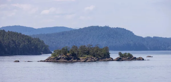 Canadees Landschap Bij Oceaan Bergen Voorjaarsseizoen Golfeilanden Bij Vancouver Island — Stockfoto