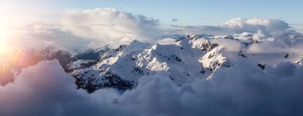 Luchtfoto Panoramisch Uitzicht Het Canadese Berglandschap Squamish Brits Columbia Canada — Stockfoto