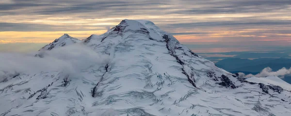 Παγετώνας Στην Κορυφή Του Βουνού Αμερικανικό Τοπίο Φυσικό Υπόβαθρο Αεροφωτογραφία — Φωτογραφία Αρχείου