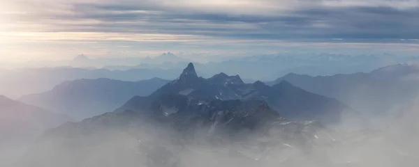 Het Canadese Berglandschap Vanuit Lucht Natuur Achtergrond Brits Columbia Canada — Stockfoto