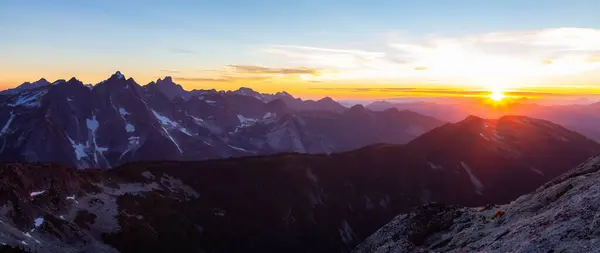 Krajobraz Kanadyjskiej Góry Skalistej Panorama Tle Natury Zachód Słońca Kolumbia — Zdjęcie stockowe