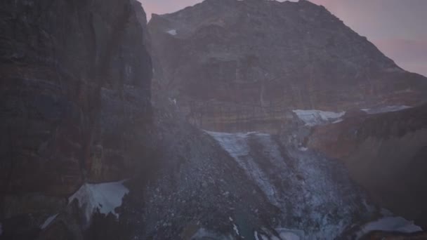 Rocky Mountain Peaks Durante Drammatico Tramonto Animazione Rendering — Video Stock