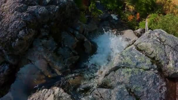 River and Waterfall in Canadian Mountain Landscape during sunny fall season day. Squamish, Colombie-Britannique, Canada.