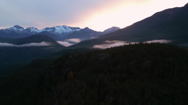 Flygkanadensiskt Bergslandskap Natur Bakgrund Panorama Dramatisk Solnedgång British Columbia Kanada — Stockvideo