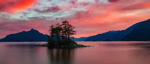 Dramatic Sunset Ocean Coast Canadian Mountain Landscape Background Howe Sound — Stock Photo, Image