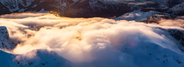 Snow Covered Mountain Peak Canadian Nature Aerial Background British Columbia — Stock Photo, Image