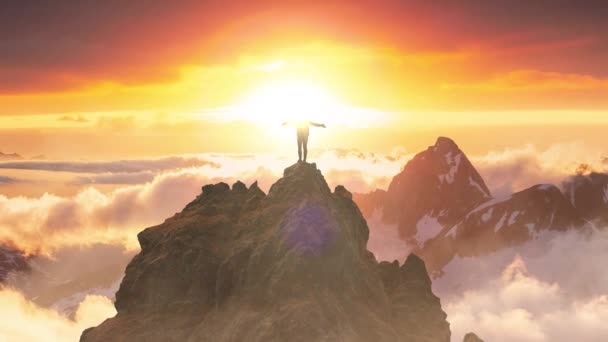 落基山崖顶上的冒险家 来自不列颠哥伦比亚省的空中加拿大山地景观背景 3D渲染山顶 — 图库视频影像
