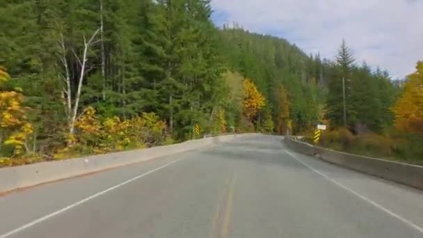 Мальовнича Дорога Оточенні Дерев Гір Острів Ванкувер Канада Осінній Сезон — стокове відео