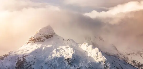 Pico Montaña Cubierto Nieve Canadian Nature Antecedentes Aéreos Panorama Columbia —  Fotos de Stock