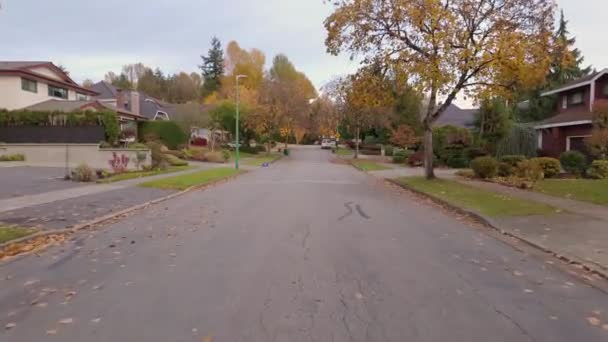 Droga Przedmieściach Zachód Słońca Jesienny Sezon Burnaby Kanada Zwolniony Ruch — Wideo stockowe
