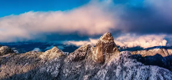 Snow Rocky Canadian Mountain Peaks Landscape Aerial Panorama Dramatic Sunset — Stock Photo, Image