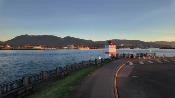Scenic Seawall Path Sunny Fall Morning Sunrise Lighthouse Stanley Park — Stock Video