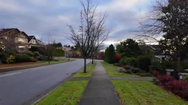 Carretera Camino Barrio Suburbano Puesta Sol Temporada Otoño Burnaby Vancouver — Vídeo de stock