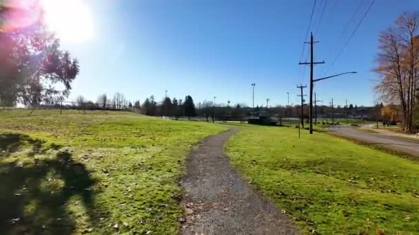 Гравійний Шлях Скромному Приміському Парку Осінній Сезон Бернабі Ванкувер Британська — стокове відео