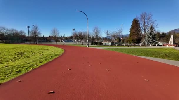 Запуск Трека Живописном Пригородном Парке Осенний Сезон Burnaby Ванкувер Британская — стоковое видео