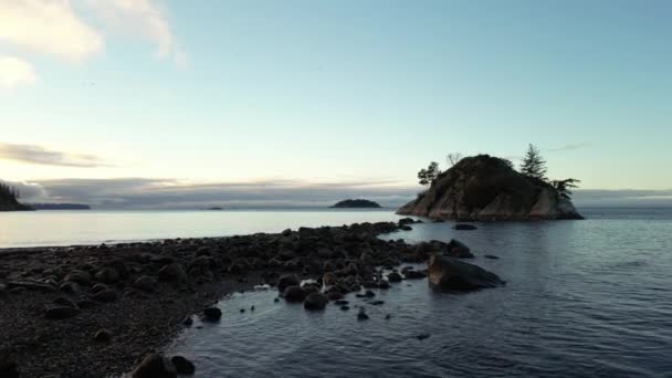 Rocky Shore Csendes Óceán Nyugati Partján Napfelkelte Whytecliff Park Nyugat — Stock videók