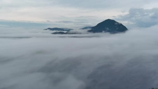 Foggy Howe Sound Matin Hiver Entouré Montagnes Nuageux Fond Aérien — Video