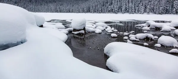 Glacier Lake Coberto Neve Inverno Paisagem Natural Canadense Fundo Lago — Fotografia de Stock