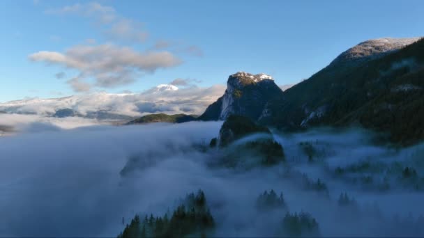 Fog Covered Canadian Landscape Sea Sky Squamish Canada Inglés Soleado — Vídeos de Stock