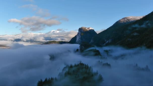 Nebbia Coperto Paesaggio Canadese Mare Cielo Squamish Canada Sunny Inverno — Video Stock